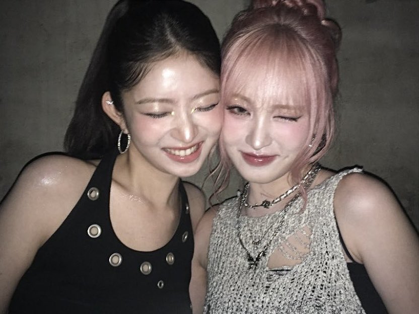 A moment captured by Rei (IVE)'s fan