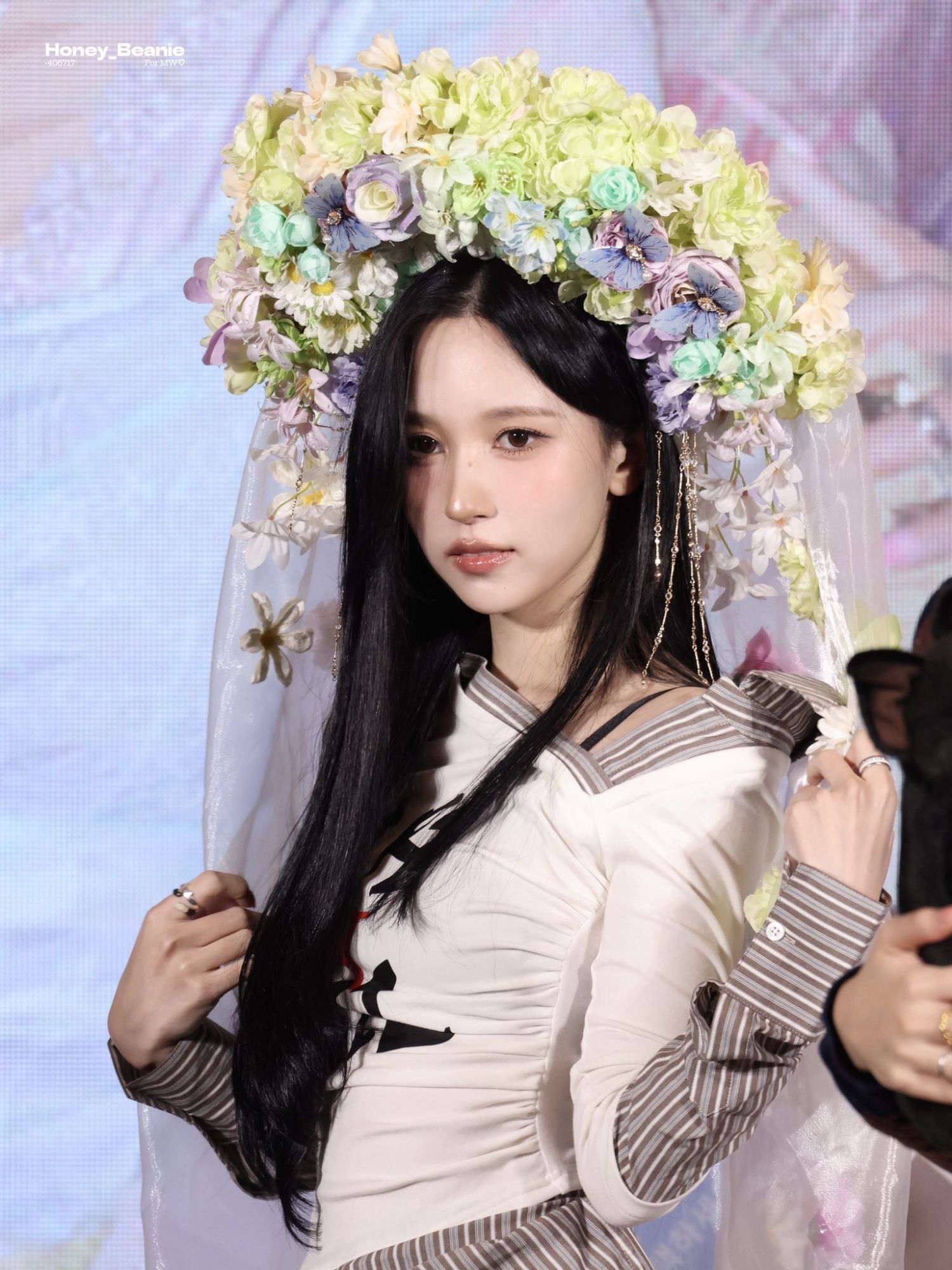 Behind-the-scenes cut of Mina (TWICE)