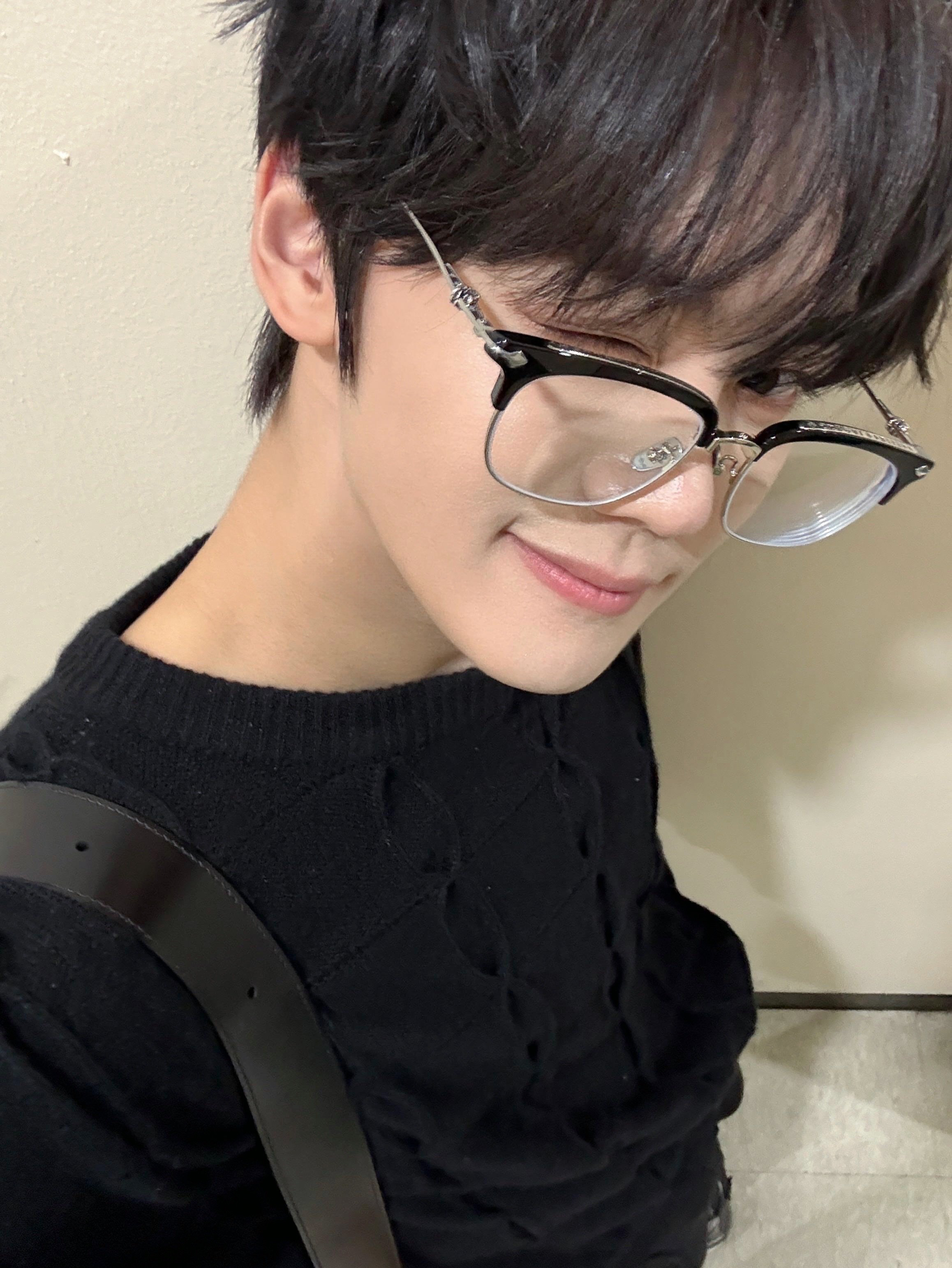 Behind-the-scenes cut of Kim Gyuvin (ZEROBASEONE)