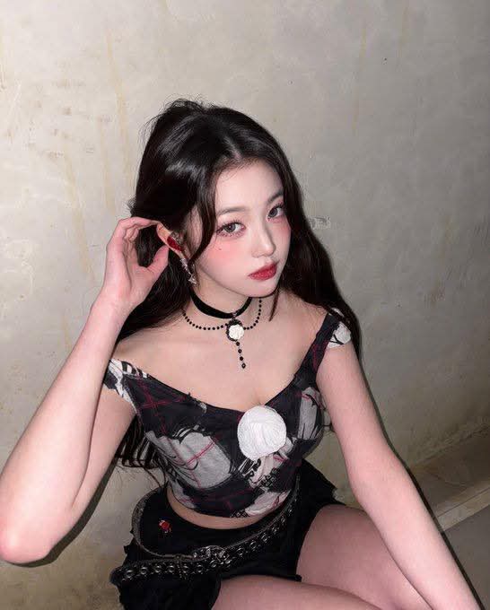Latest photo of Jang Wonyoung (IVE)