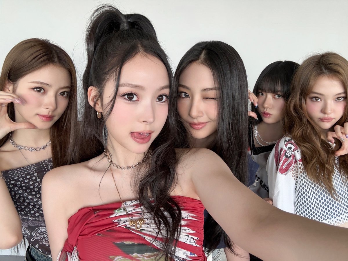 Behind-the-scenes cut of MEOVV