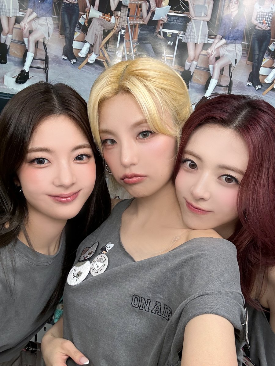 A moment captured by ITZY's fan