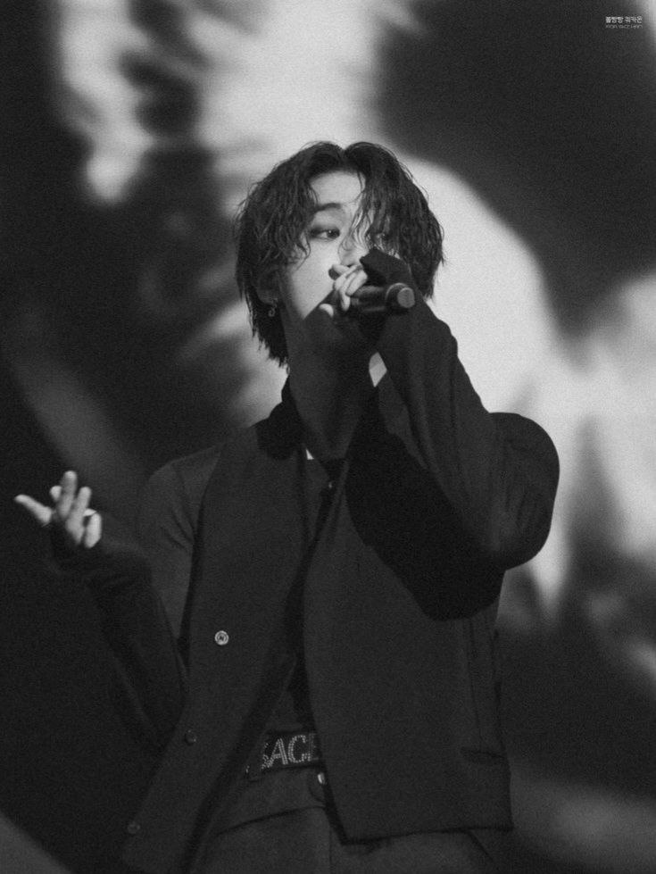 Foto aktivitas terbaru HAN (Stray Kids)
