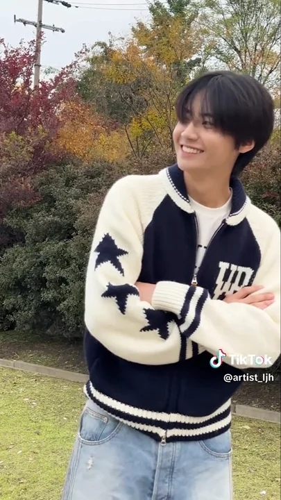 A moment captured by Lee Jinhyuk's fan