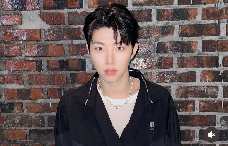 Recent activity shot of Hyunwoo (Xikers)