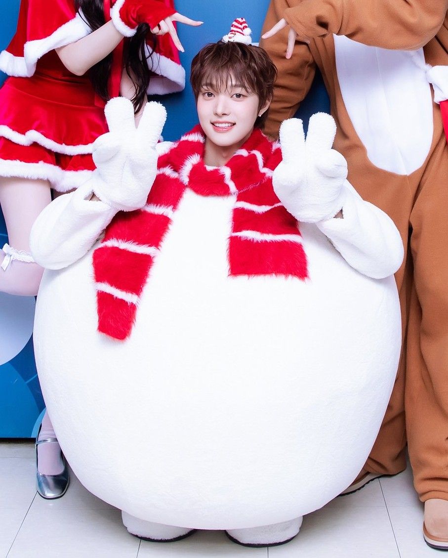 A moment captured by EJ (&TEAM)'s fan