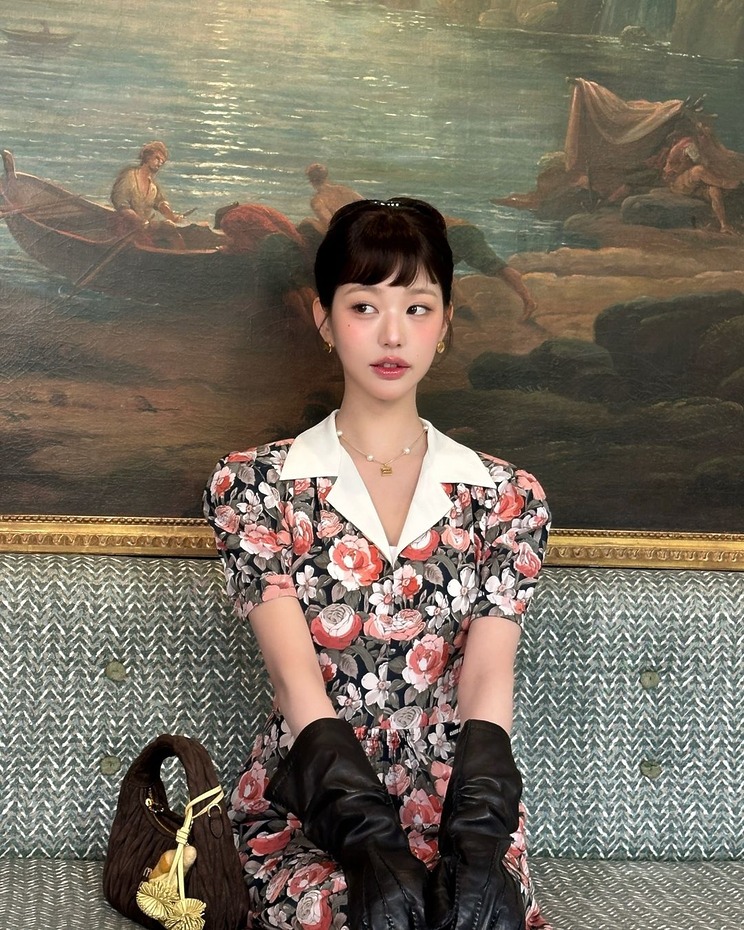 Latest photo of Jang Wonyoung (IVE)