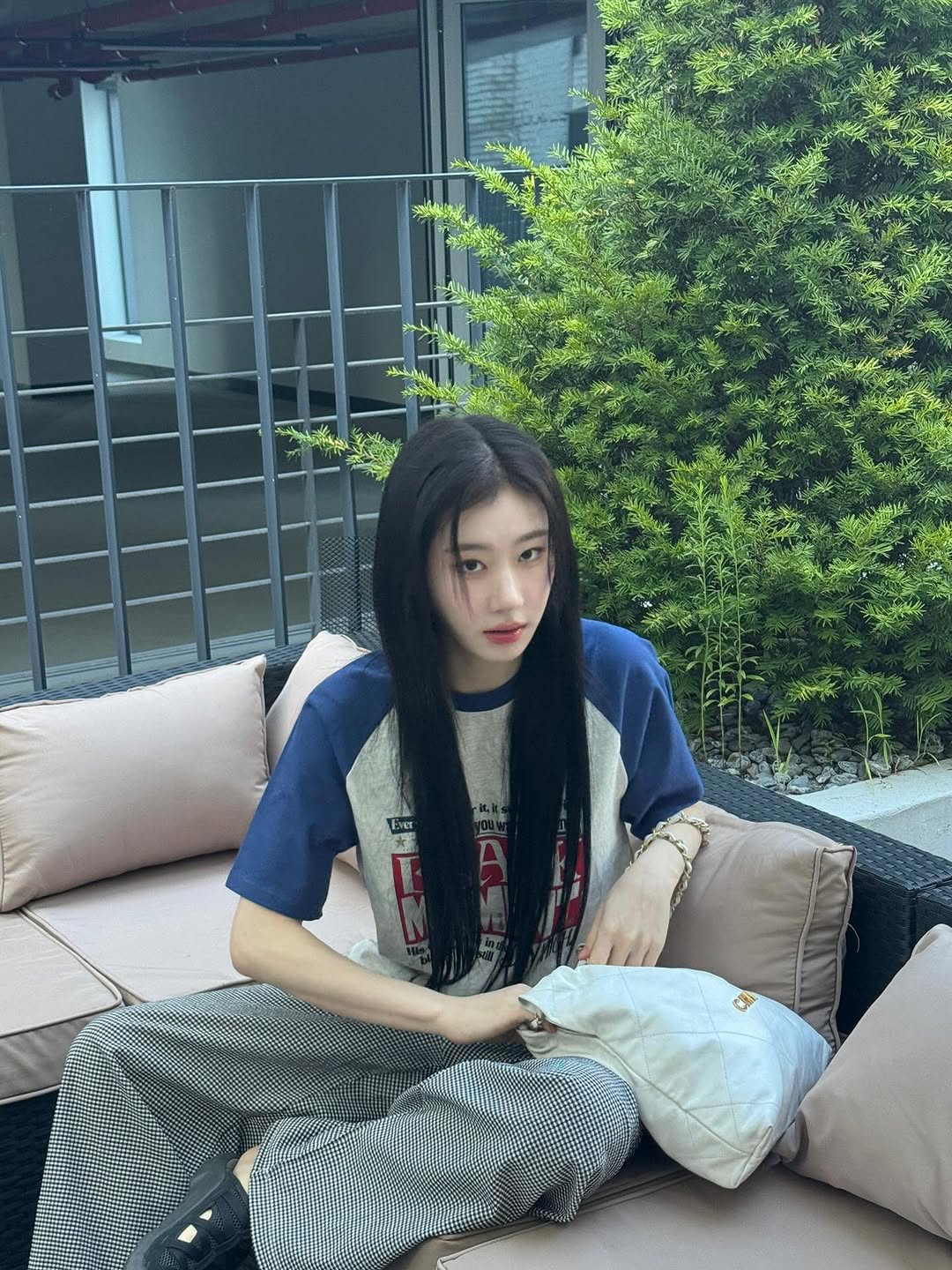 チェリョン (ITZY)の舞台裏ショット