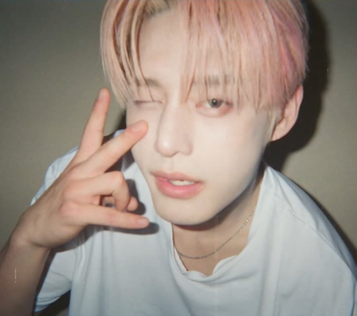 Latest photo of Kim Jiwoong (ZEROBASEONE)