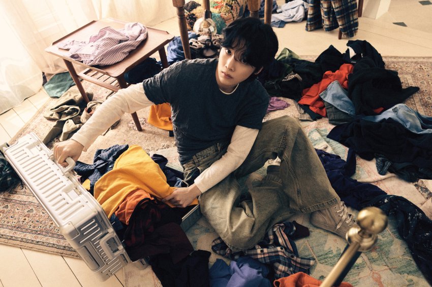 Recent activity shot of Sungchan (RIIZE)