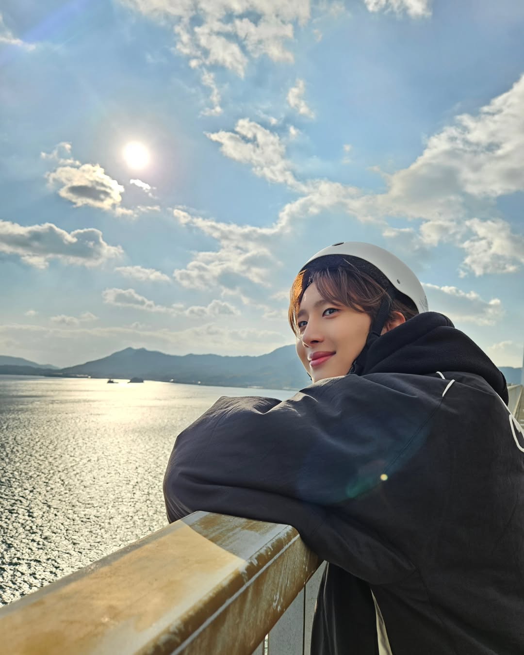Recent activity shot of Hui (PENTAGON)
