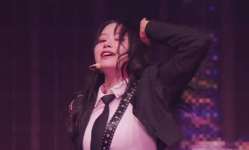 Behind-the-scenes cut of Kasahara Momona (ME:I)