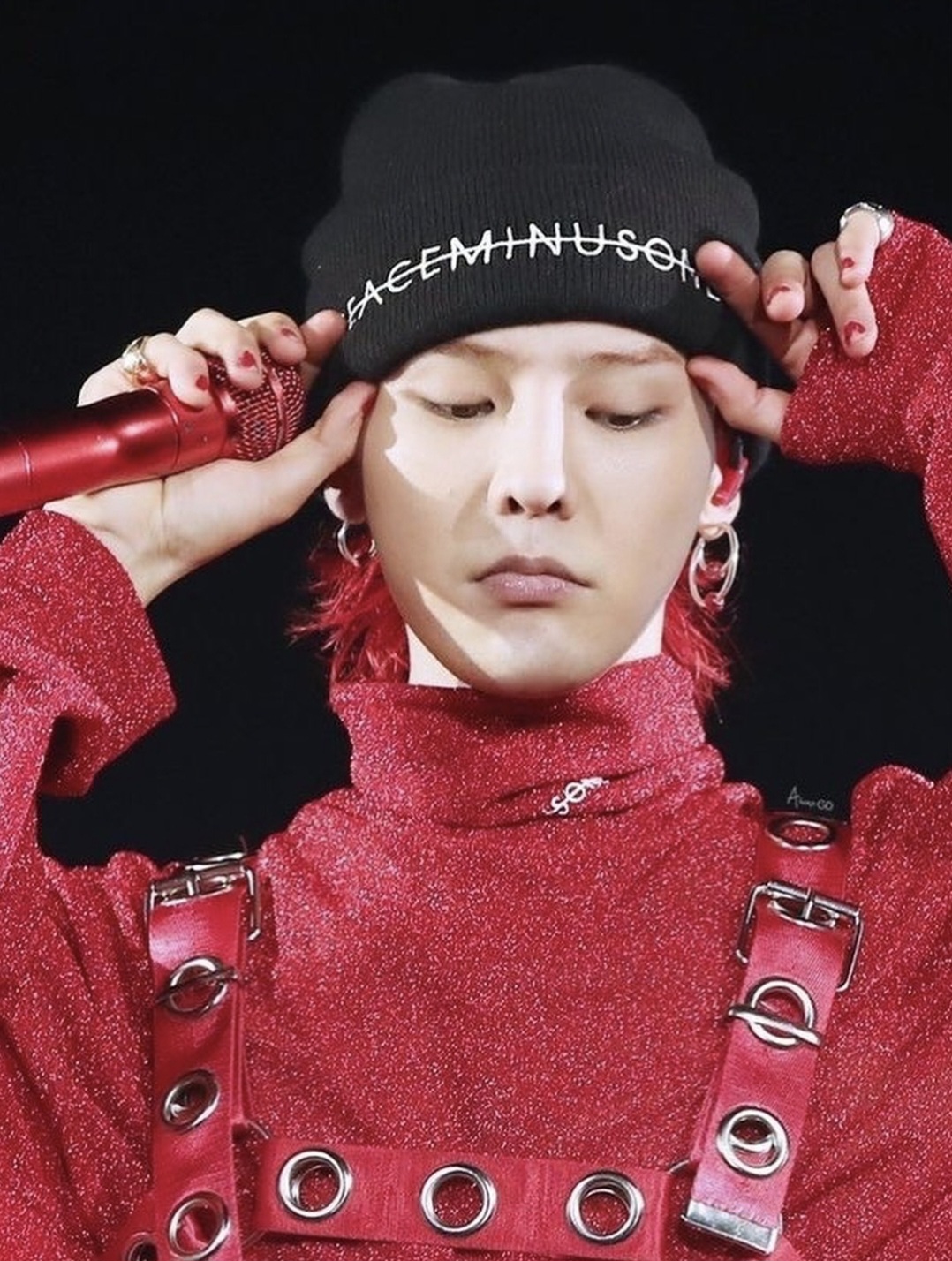 Behind-the-scenes cut of G-DRAGON (BIGBANG)