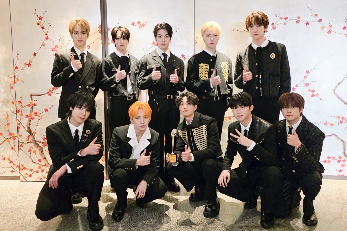 Behind-the-scenes cut of Xikers