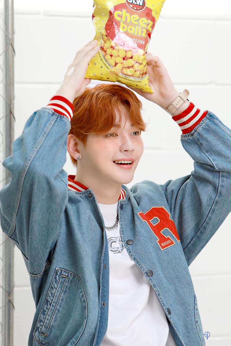 A moment captured by UP10TION's fan