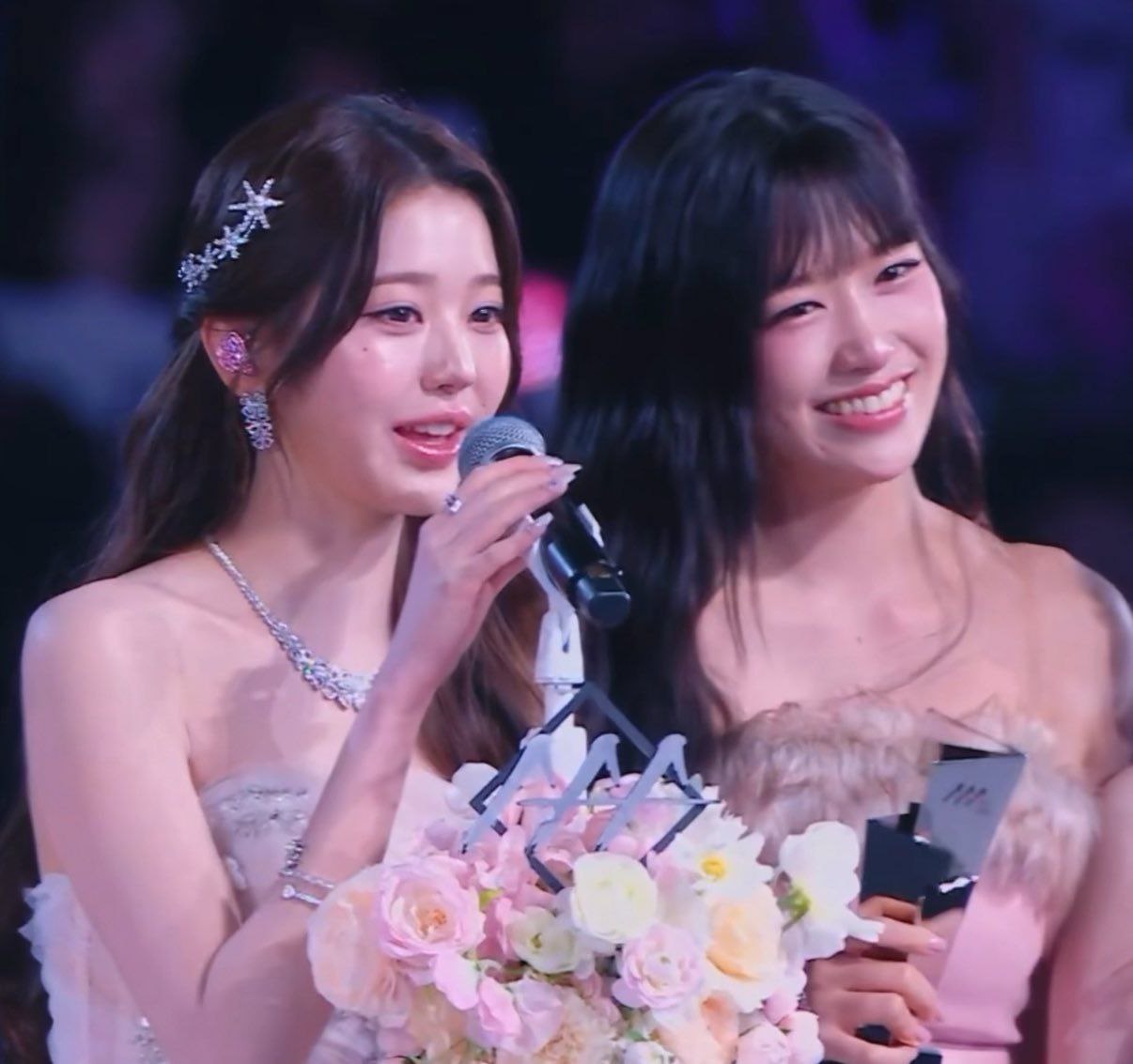 안유진 (IVE)의 비하인드 컷