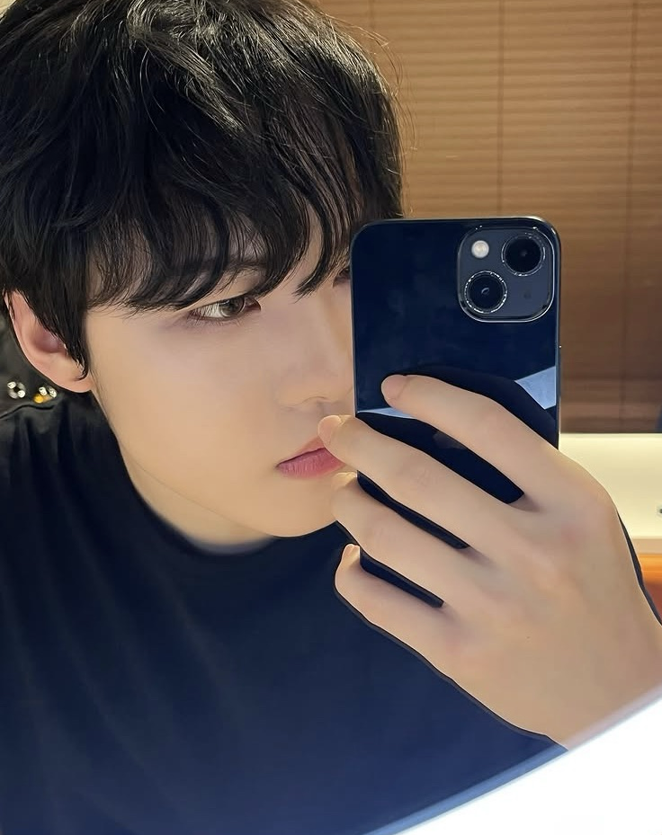 Recent activity shot of Junghoon (Xikers)