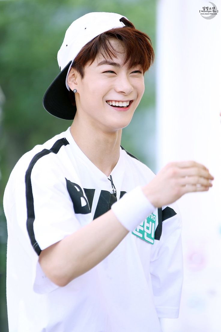 Behind-the-scenes cut of Moonbin (ASTRO)