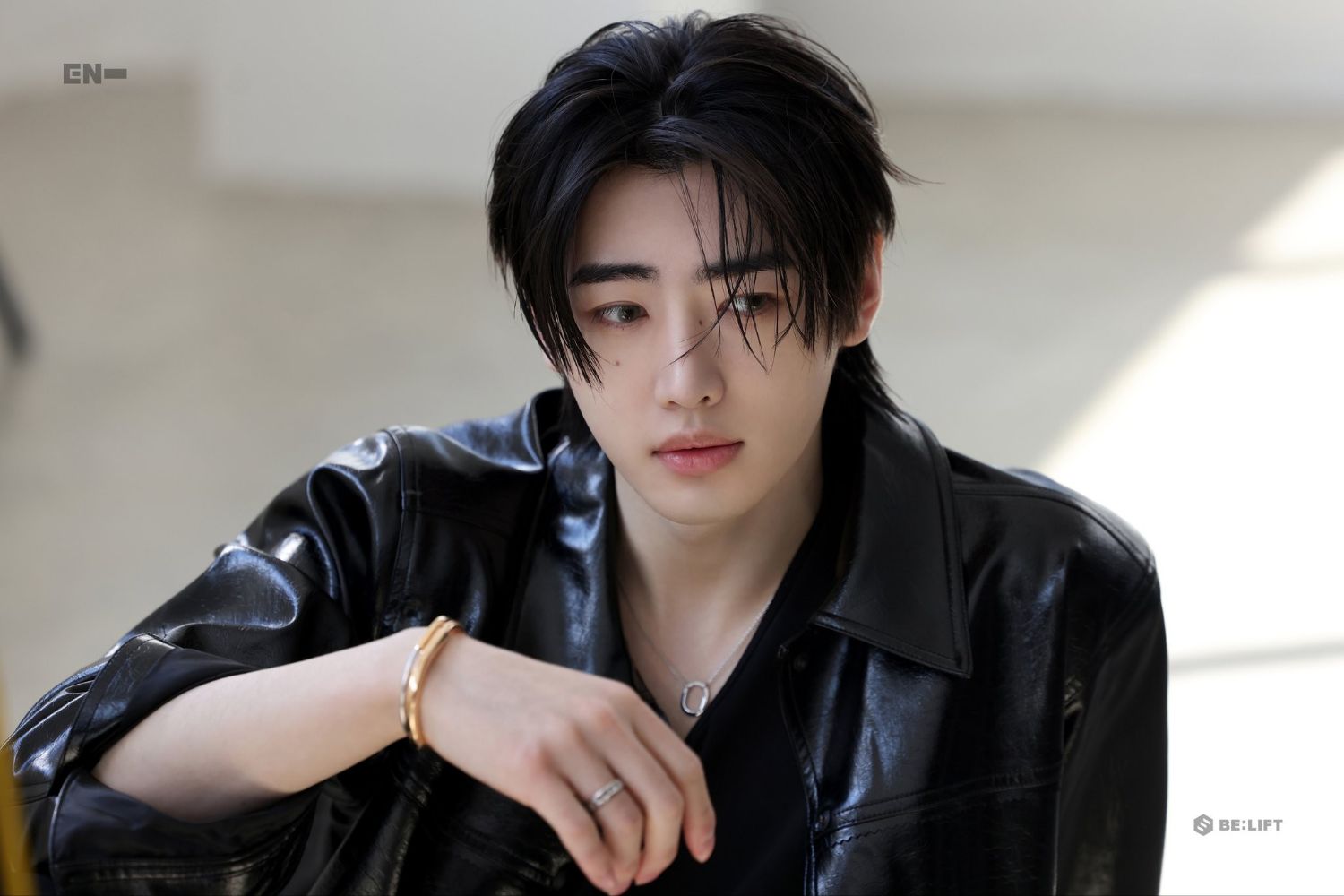 Foto aktivitas terbaru Sunghoon (ENHYPEN)