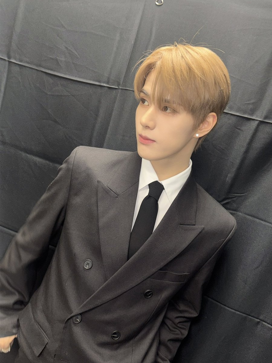 A moment captured by Xikers's fan