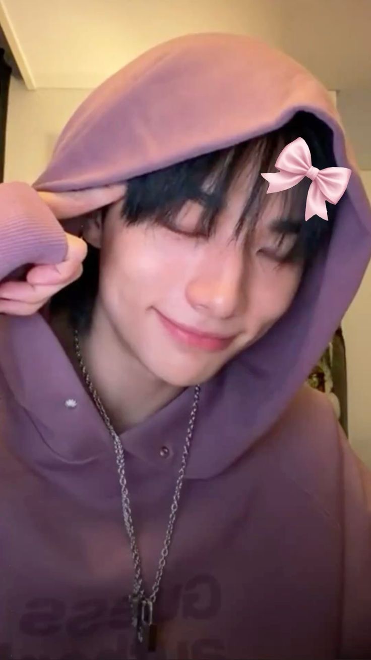 Recent activity shot of Hyunjin (Stray Kids)