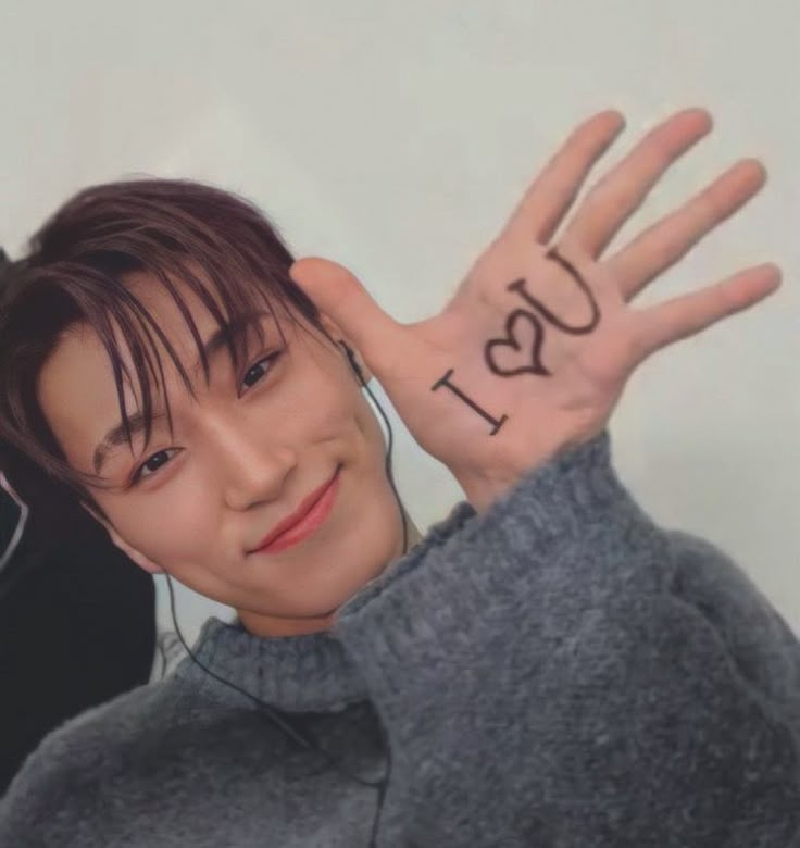 崔傘 (ATEEZ)的最新照片