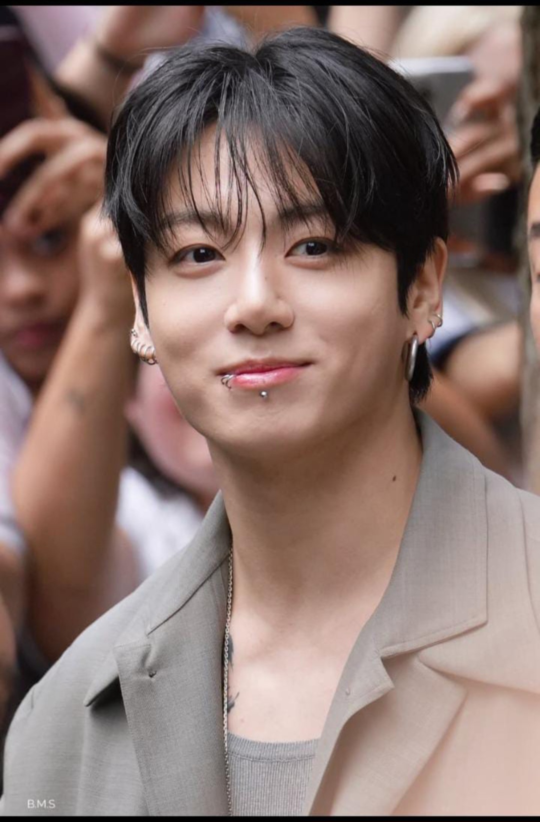 A moment captured by Secret Garden's fan