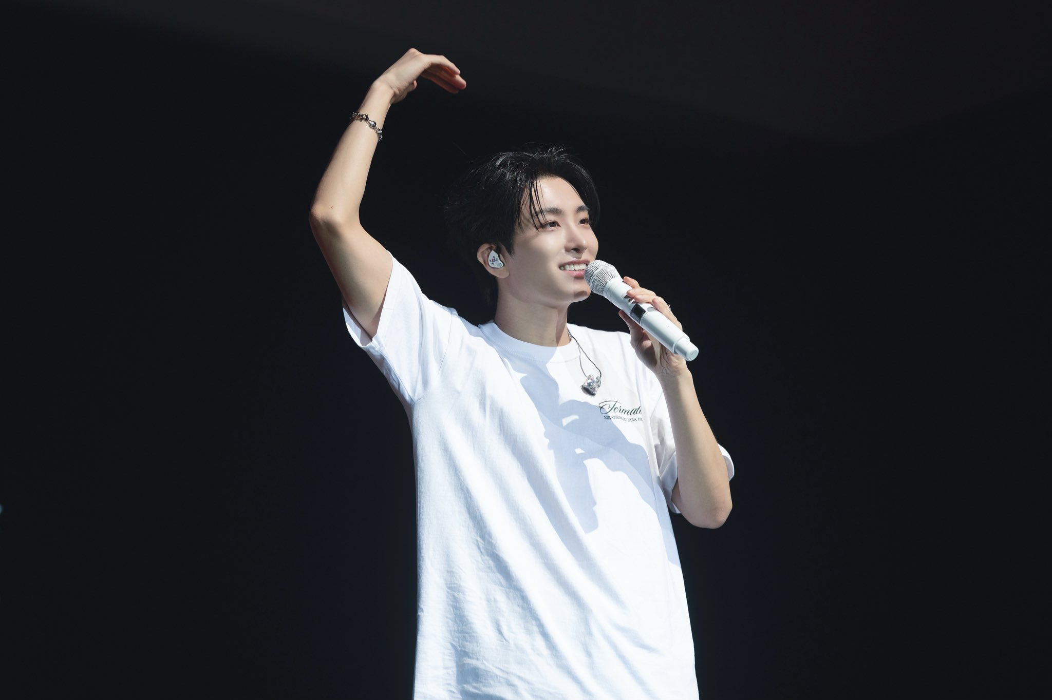 A moment captured by Youngjae (GOT7)'s fan