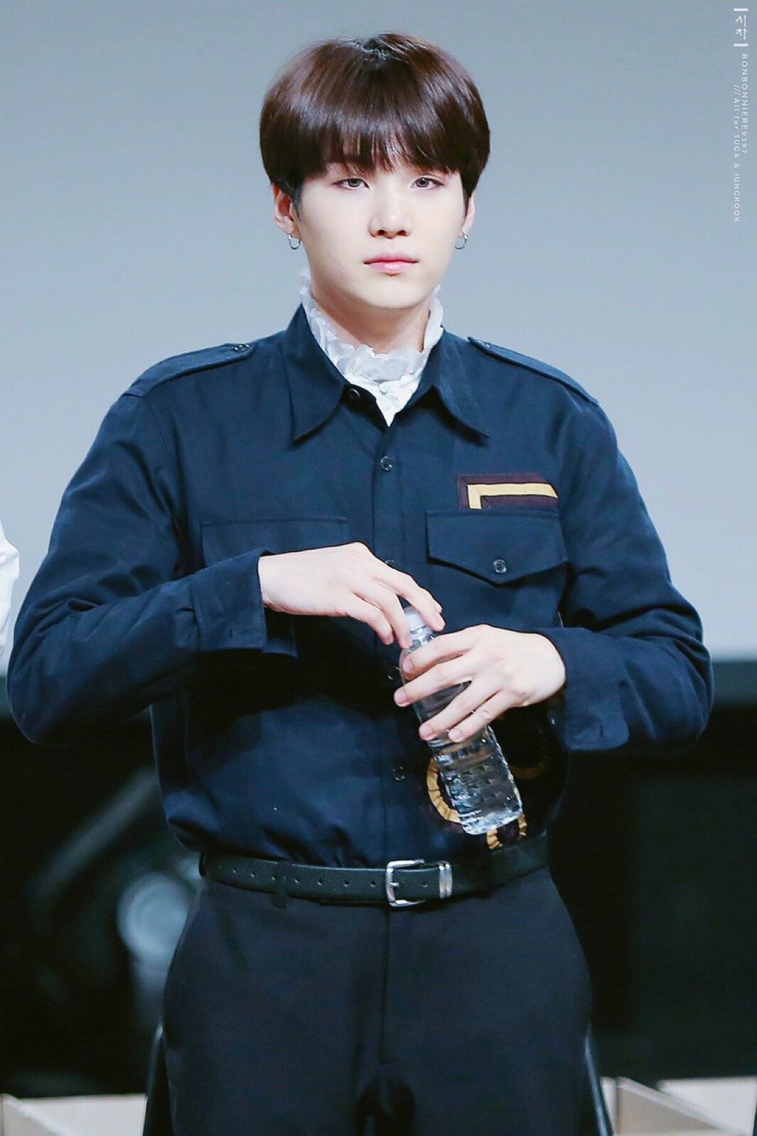 Foto aktivitas terbaru SUGA (BTS)