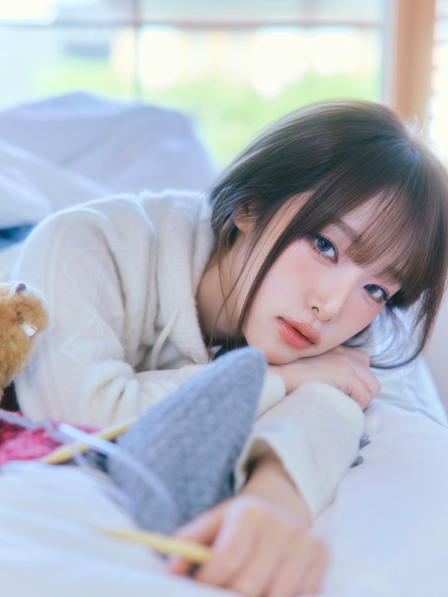 Behind-the-scenes cut of Choi Yena