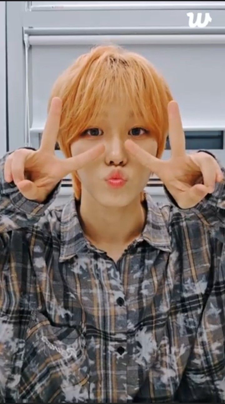 A heartfelt wallpaper shared by AHOF's fans