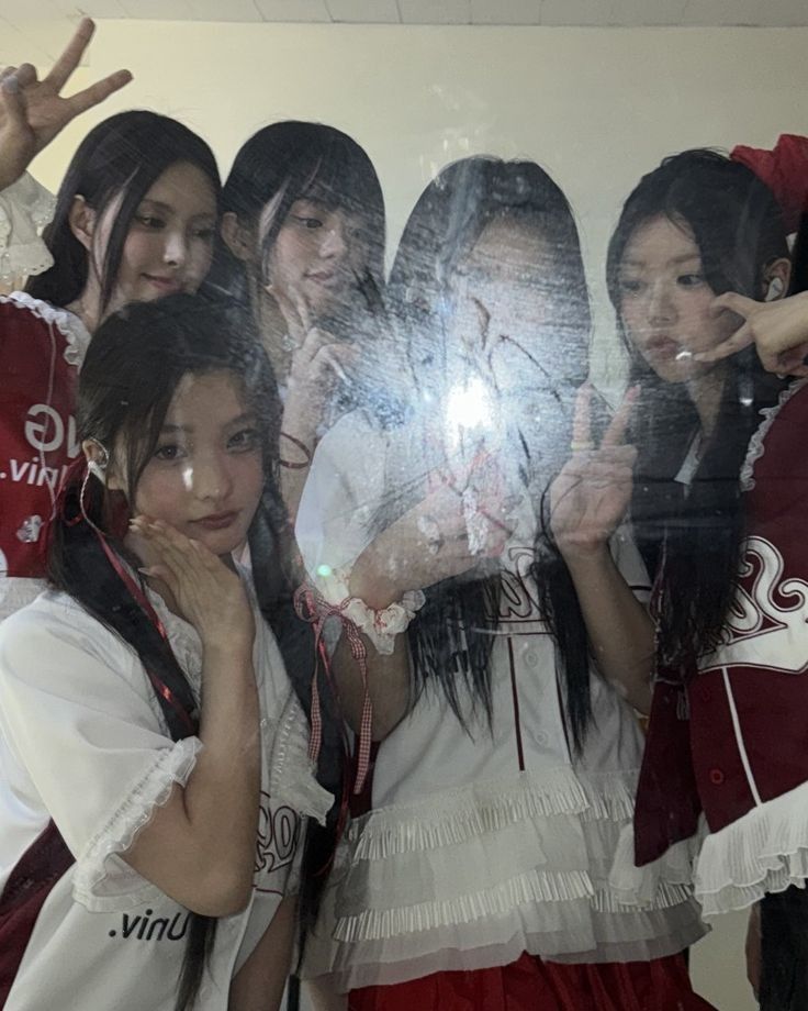 Latest photo of Minju (ILLIT)