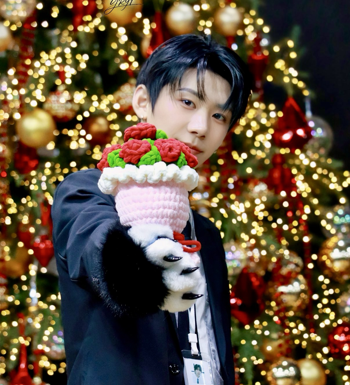 A moment captured by Park Han (AHOF)'s fan