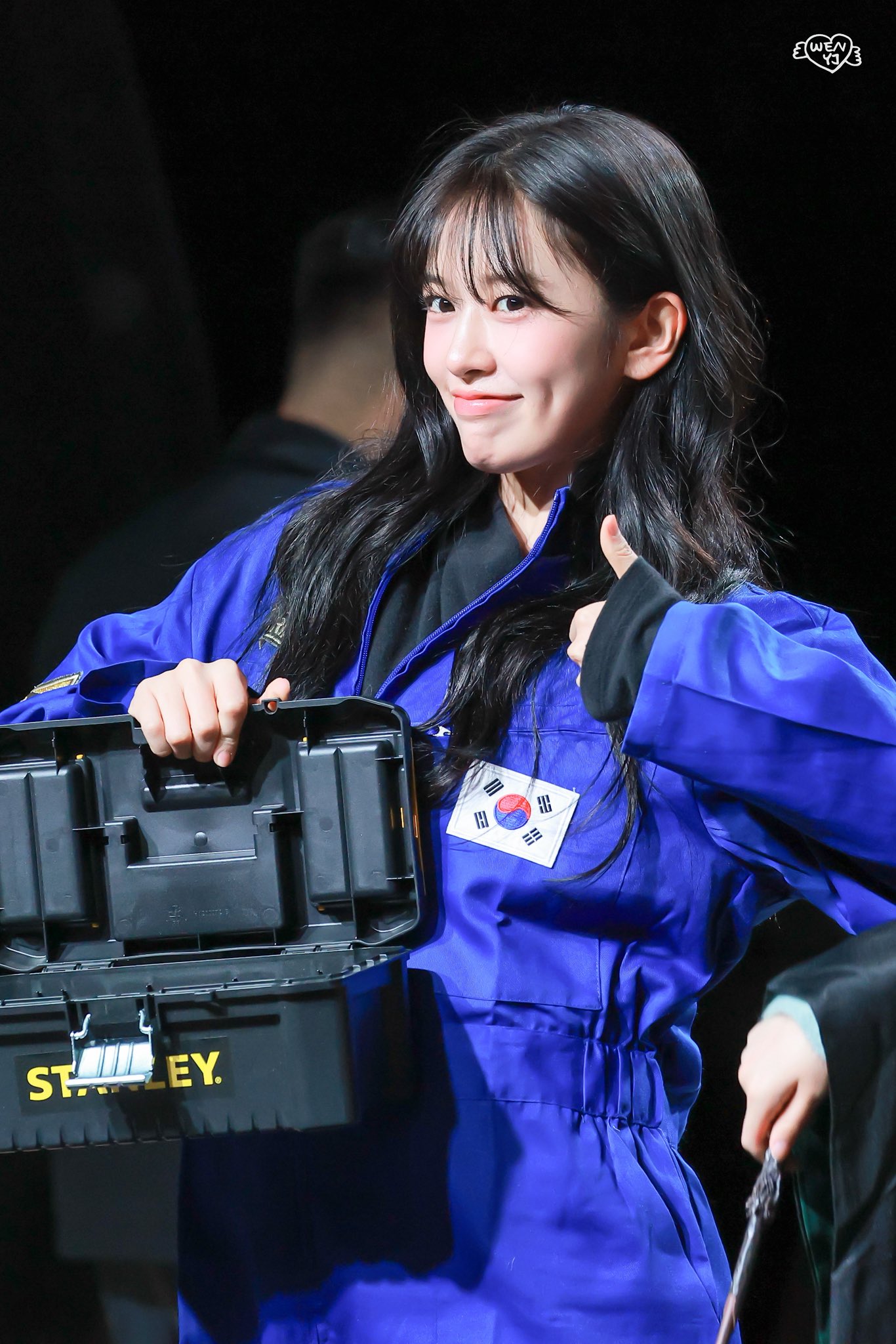 Recent activity shot of An Yujin (IVE)