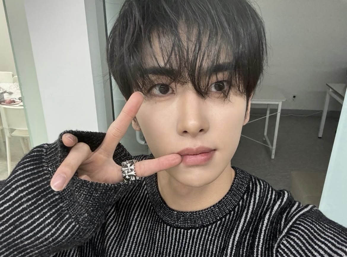 A moment captured by UP10TION's fan