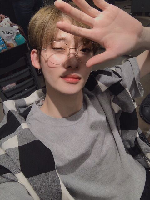 A moment captured by Yoojung (OnlyOneOf)'s fan