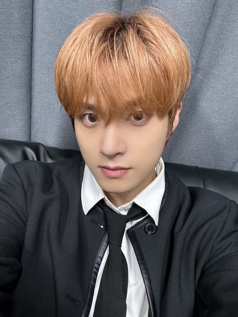 Behind-the-scenes cut of Xikers