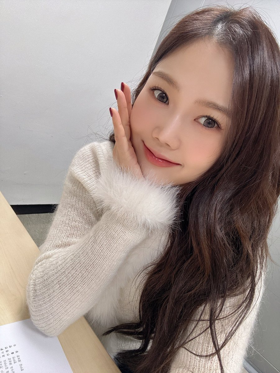 Behind-the-scenes cut of OH MY GIRL