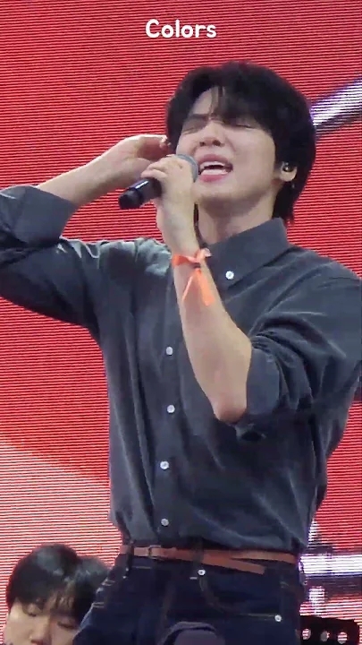A moment captured by Jeong Sewoon's fan