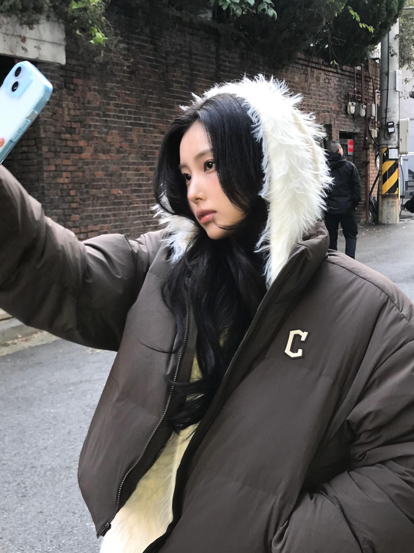 Behind-the-scenes cut of Kang Hyewon