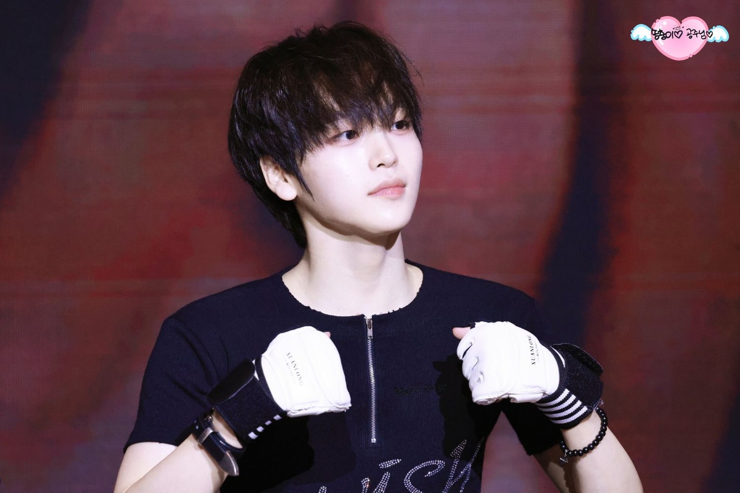 Foto terbaru Hyeongjun (CRAVITY)