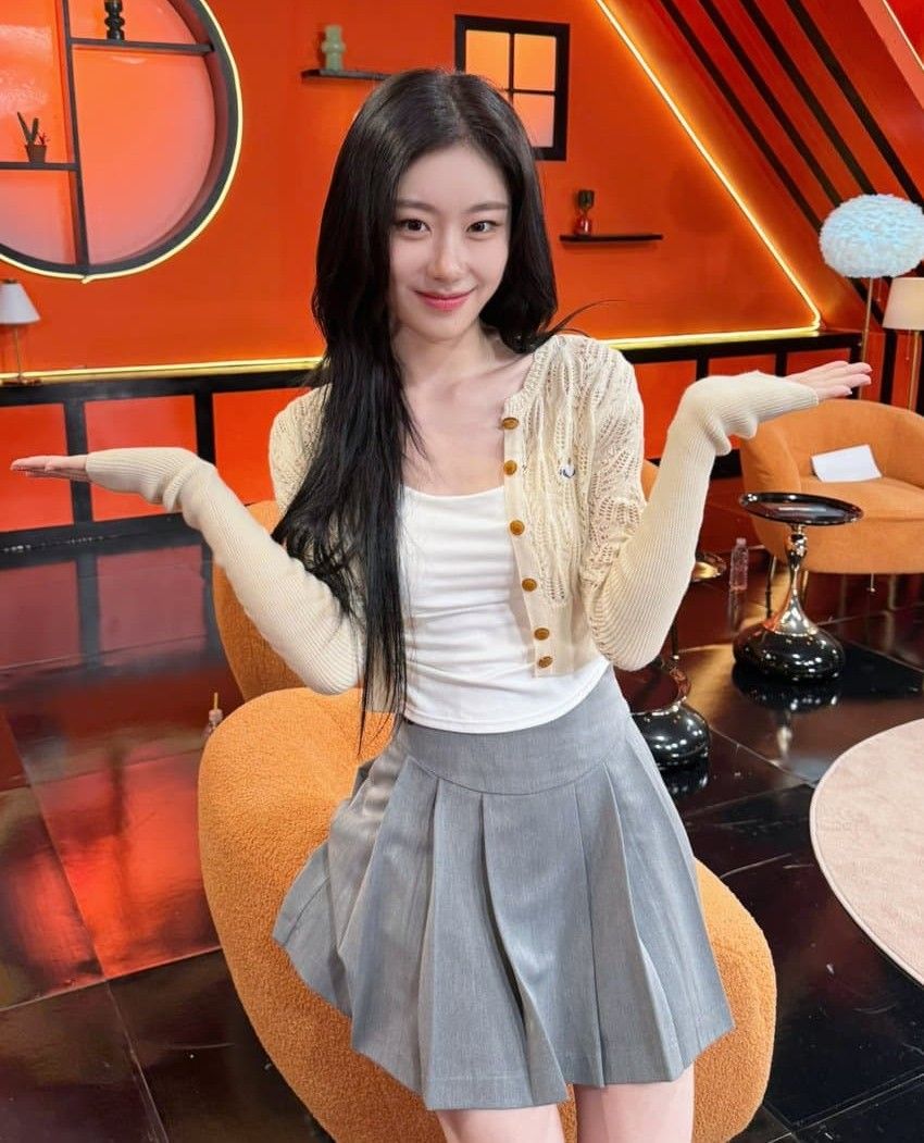 Behind-the-scenes cut of ITZY