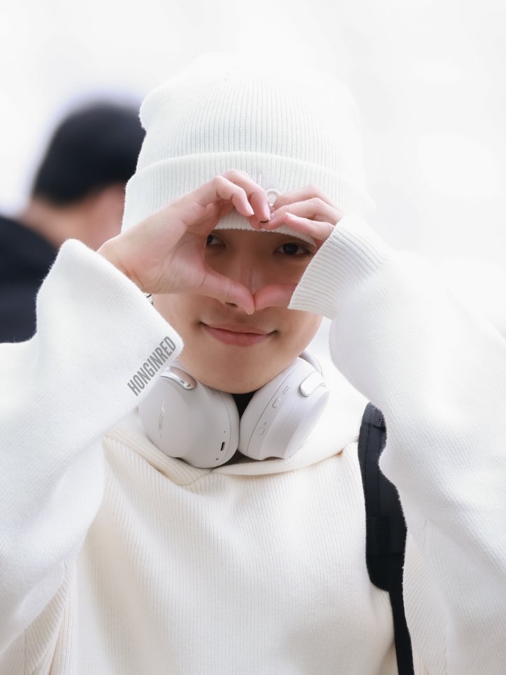 Behind-the-scenes cut of Hongjoong (ATEEZ)