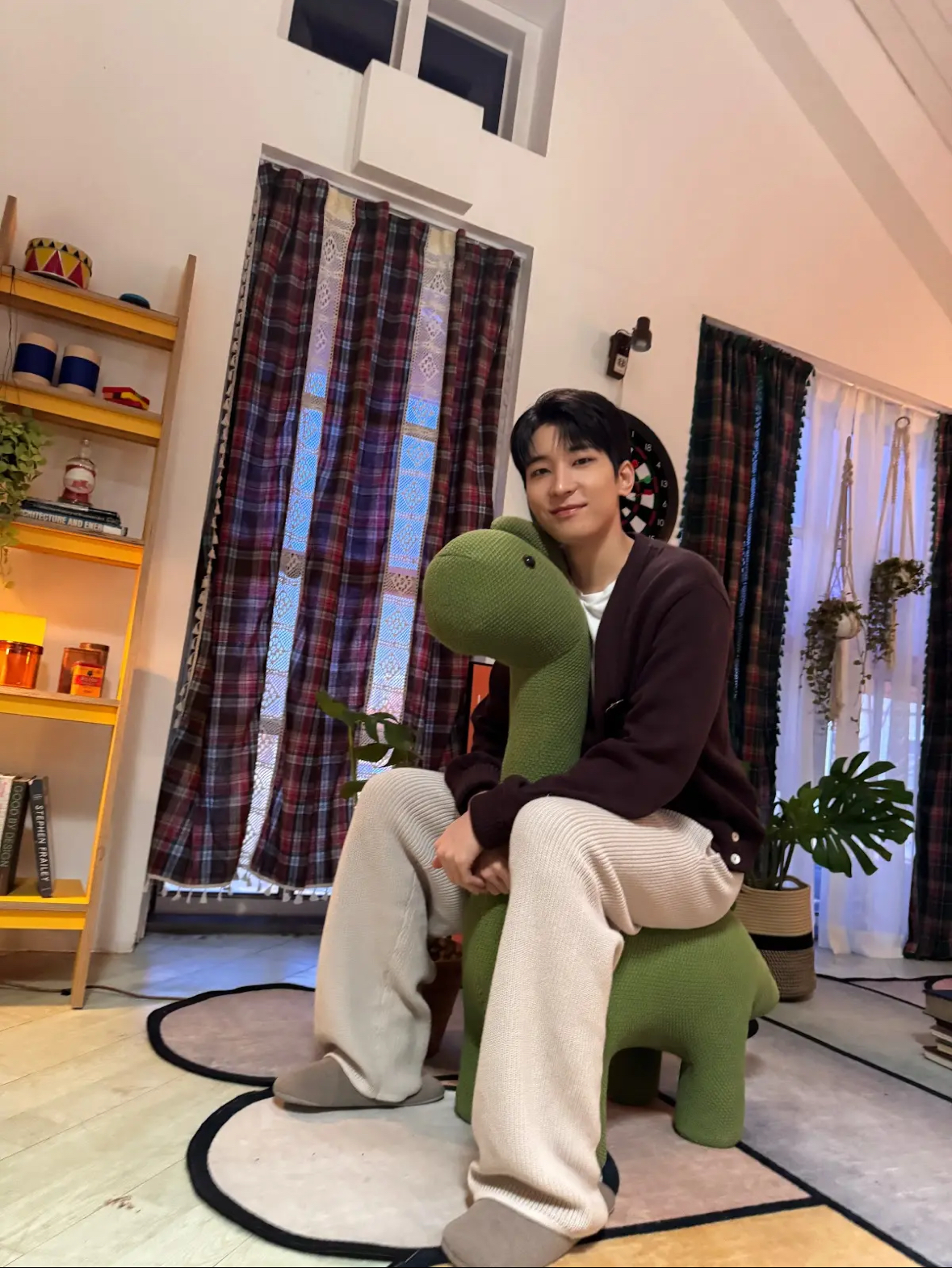 圆佑 (SEVENTEEN)的最新活动照片