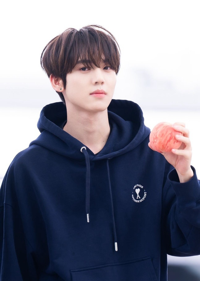 韓維辰 (ZEROBASEONE)的最新活動照片