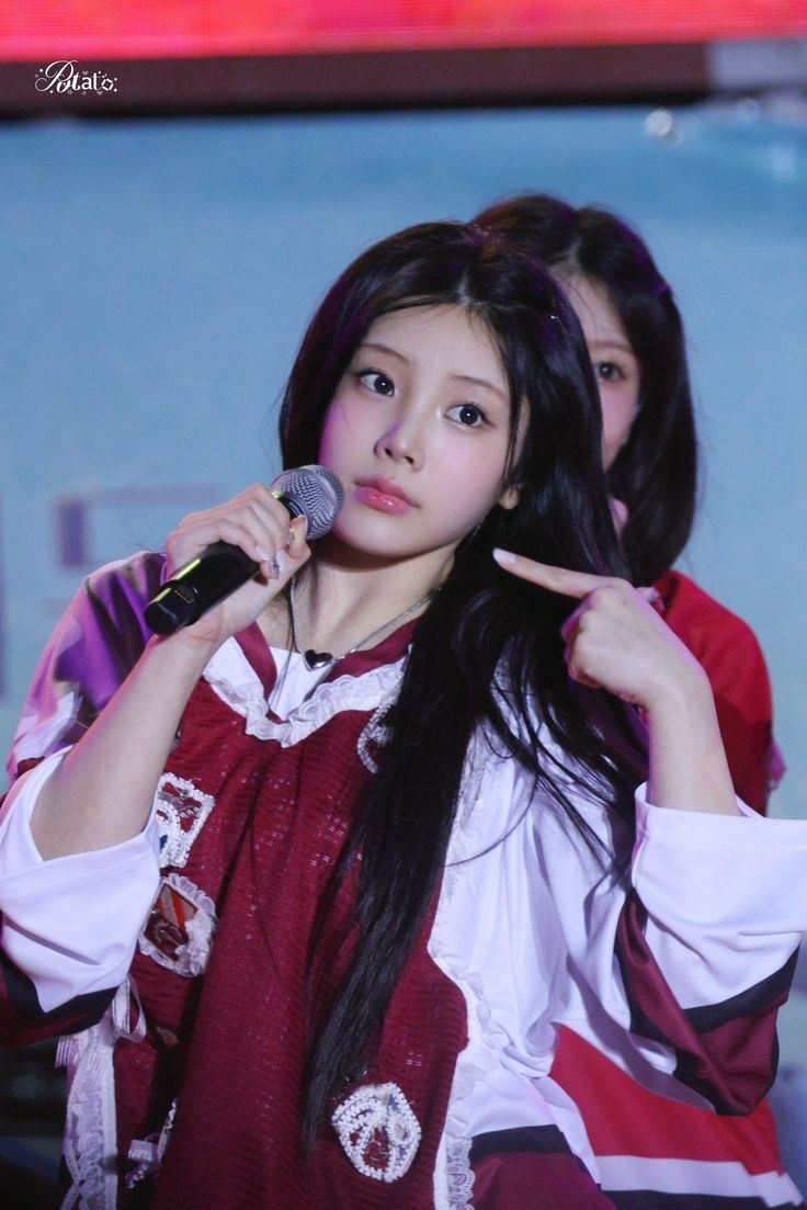 Recent activity shot of Wonhee (ILLIT)