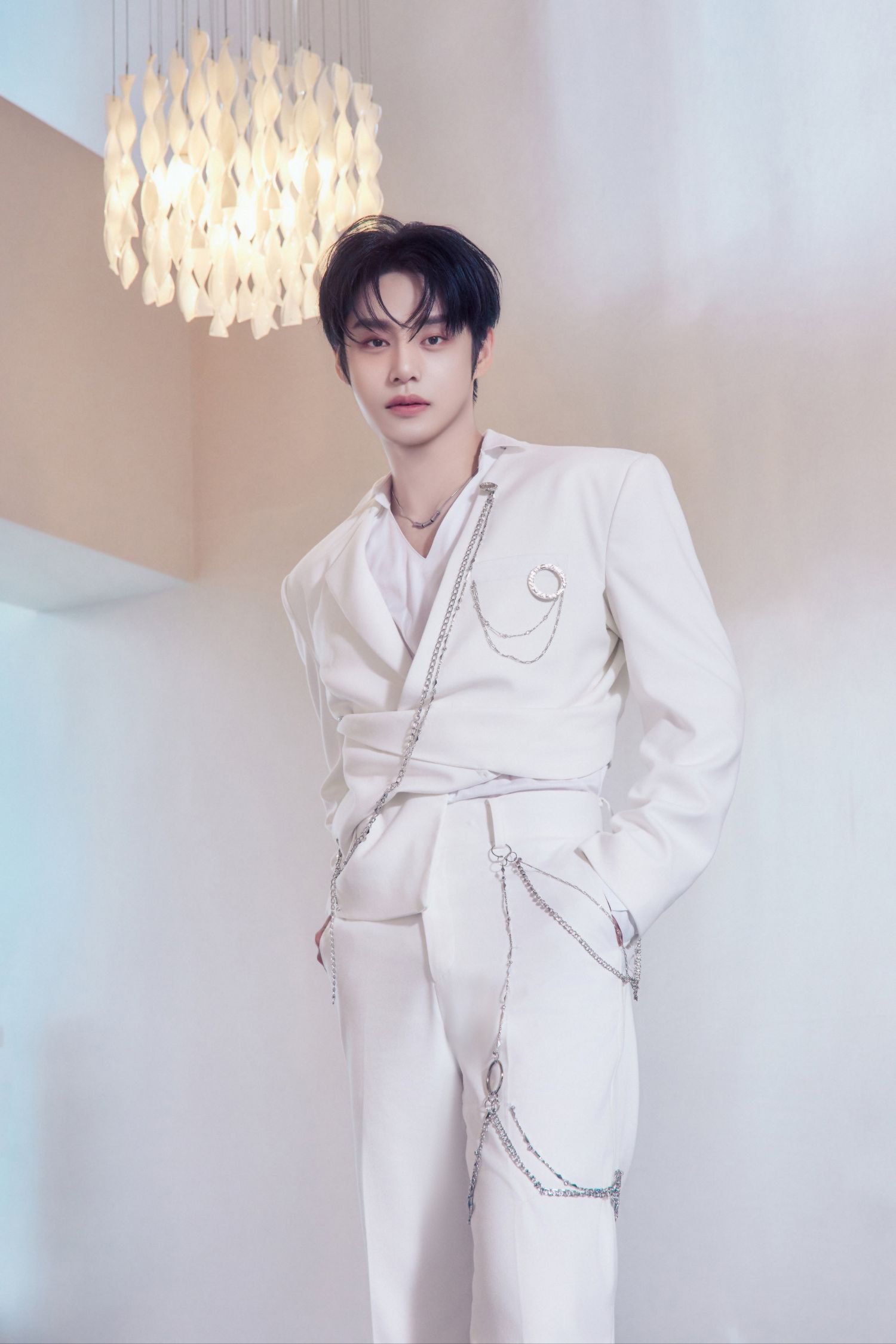 Latest photo of Kim Jiwoong (ZEROBASEONE)