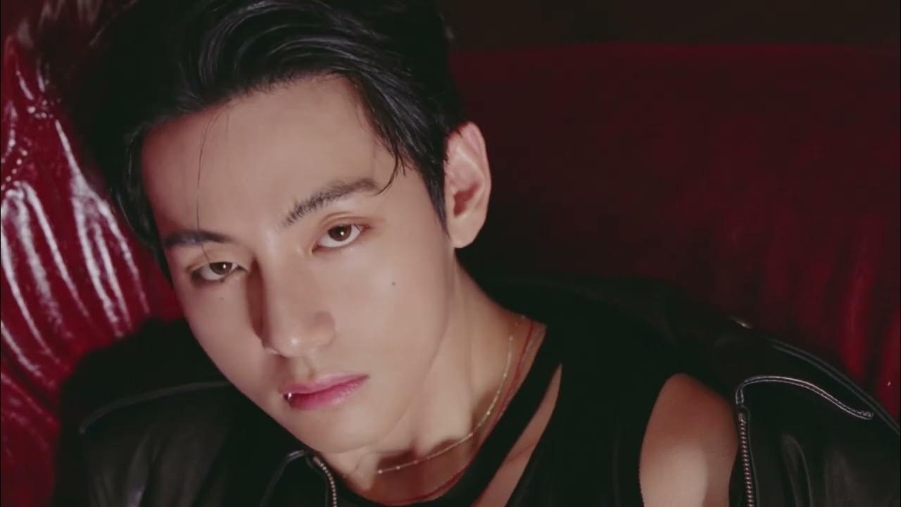 뷔 (방탄소년단)의 최신 사진