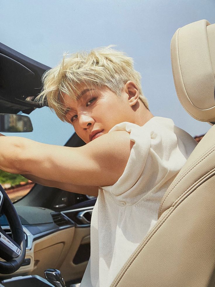 A moment captured by Jinjin (ASTRO)'s fan