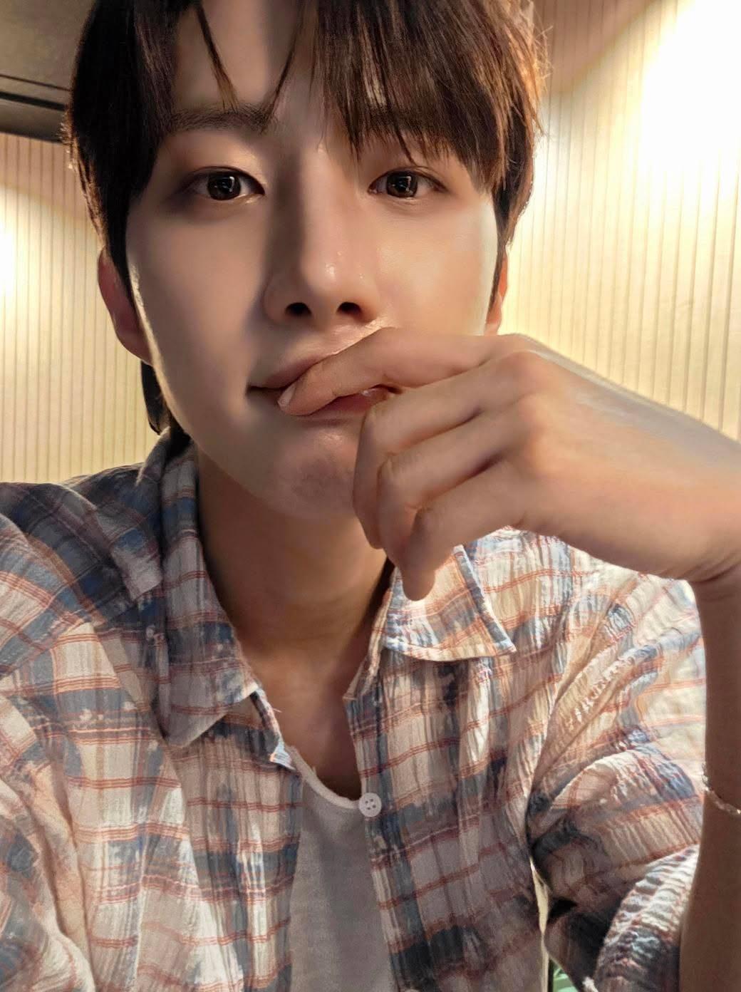 Latest photo of Hui (PENTAGON)
